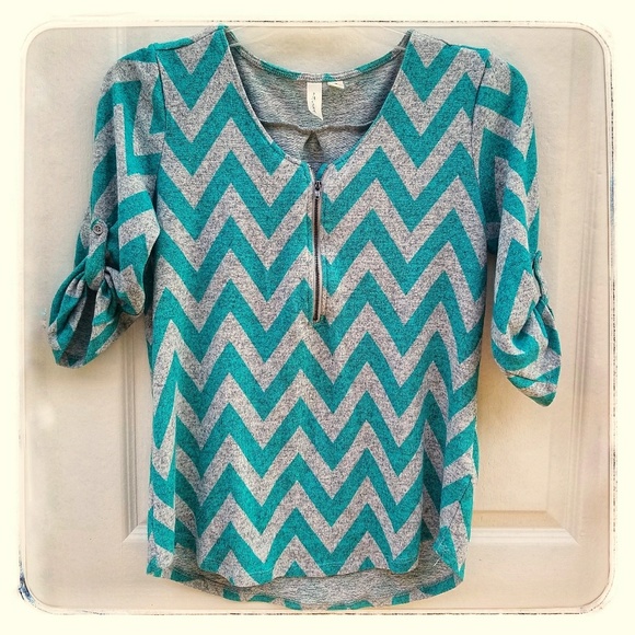 3/4 Sleeve Sweater Small - Picture 1 of 2